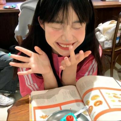 实力派歌手又出大瓜：深夜密会神秘女子，经纪人连夜公关，连续多日